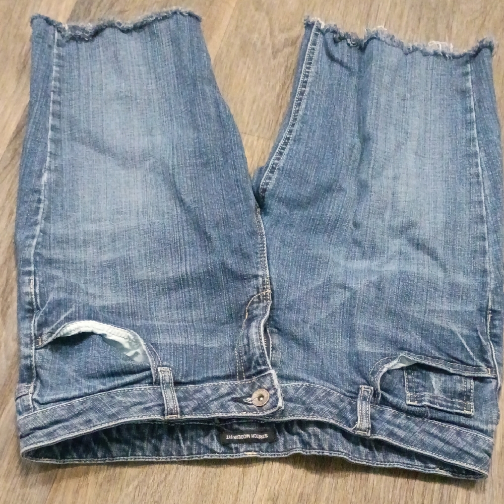 Axcess Frayed Hem Cropped Jeans